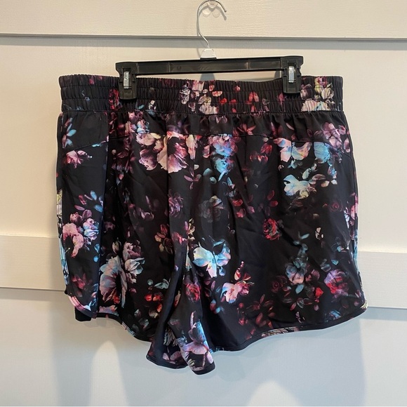 Avía Floral Women's Shorts Size XXL - Picture 5 of 7